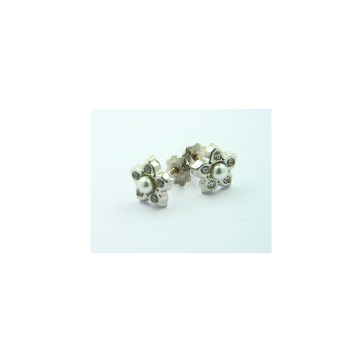 Pendientes oro blanco 18k con forma de flor