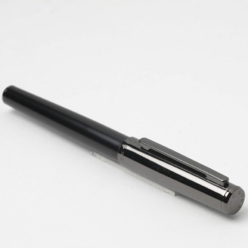 Pluma Hugo Boss Minimal Dark Chrome