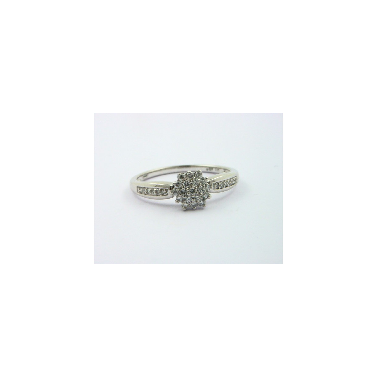 Anillo oro blanco 750 y brillantes