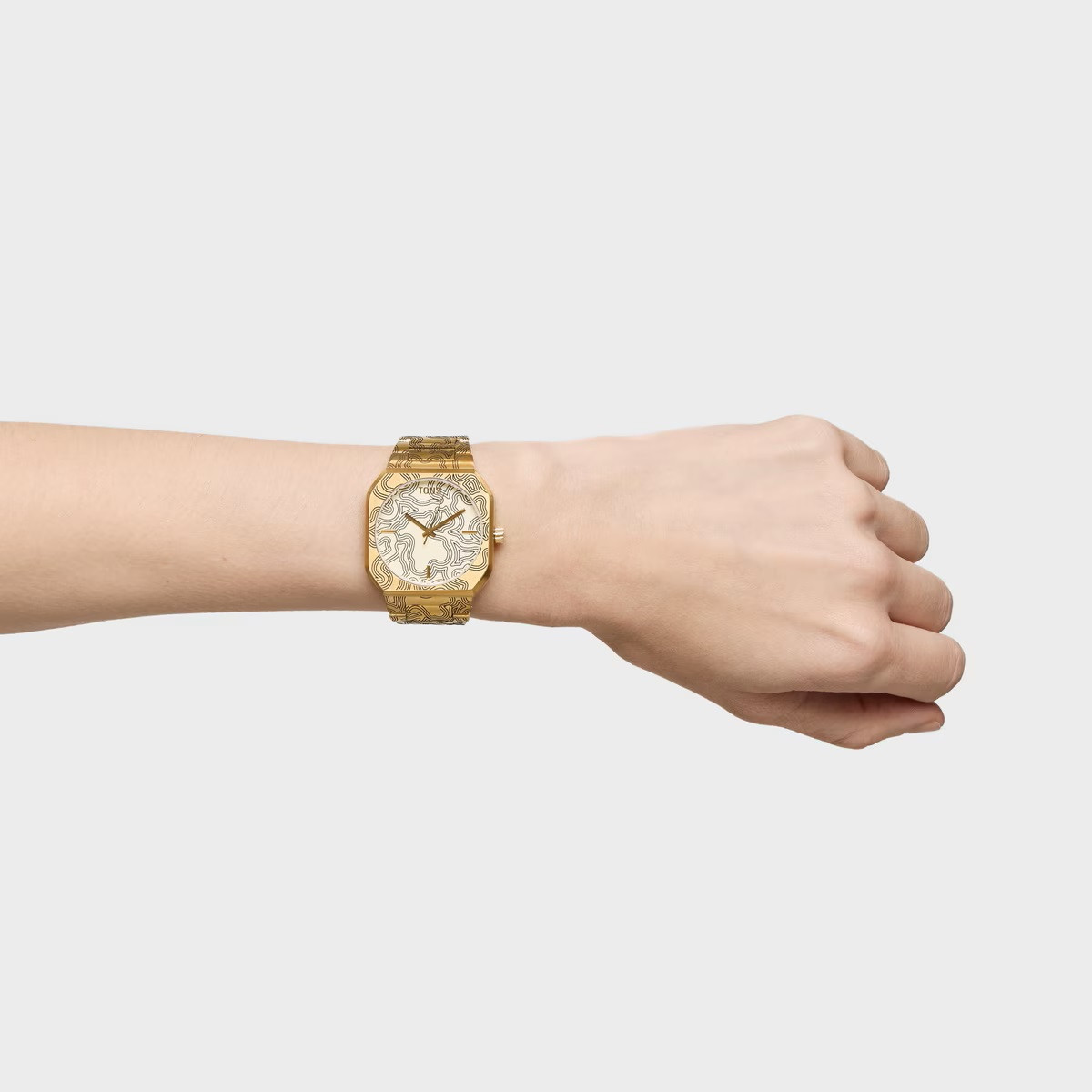 Reloj analógico con brazalete grabado de acero dorado Lit