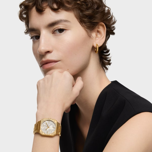 Reloj analógico con brazalete grabado de acero dorado Lit