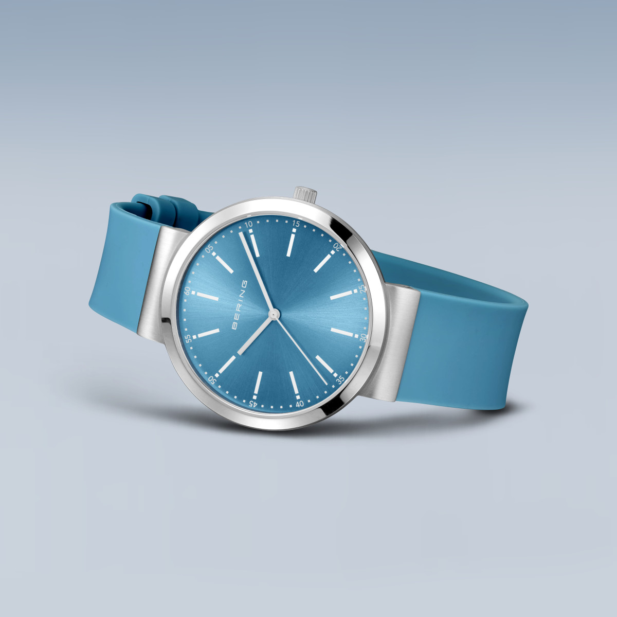 Reloj Bering Classic 41mm correa silicona azul cielo