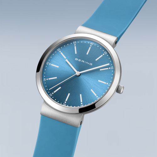 Reloj Bering Classic 41mm correa silicona azul cielo