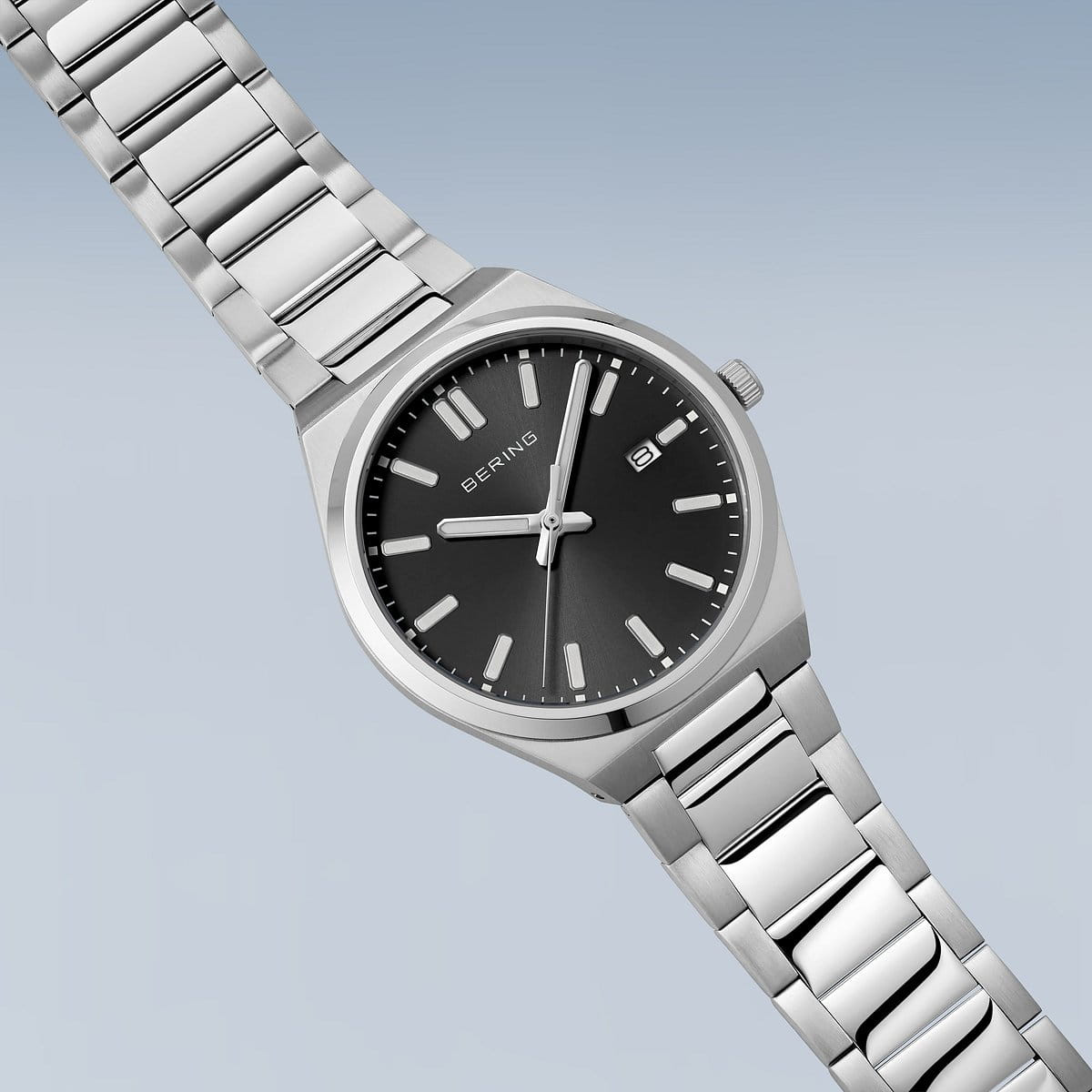 Reloj Bering Classic acero esfera negra 39mm