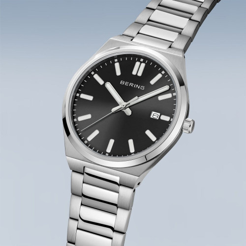 Reloj Bering Classic acero esfera negra 39mm