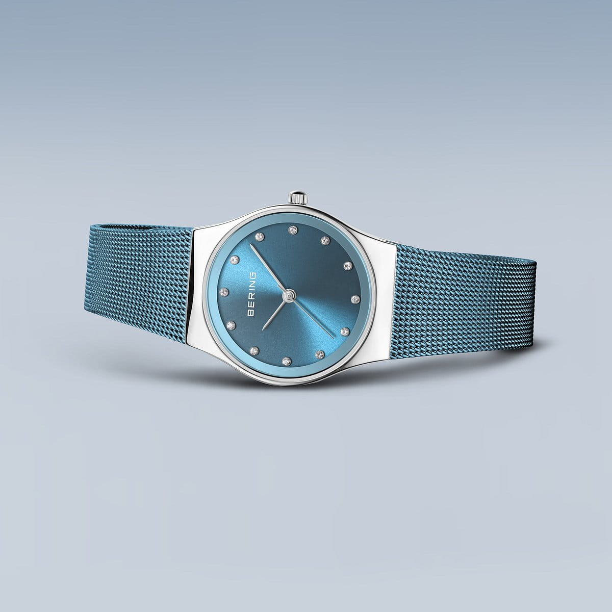 Reloj Bering Classic 27mm milanesa IP azul