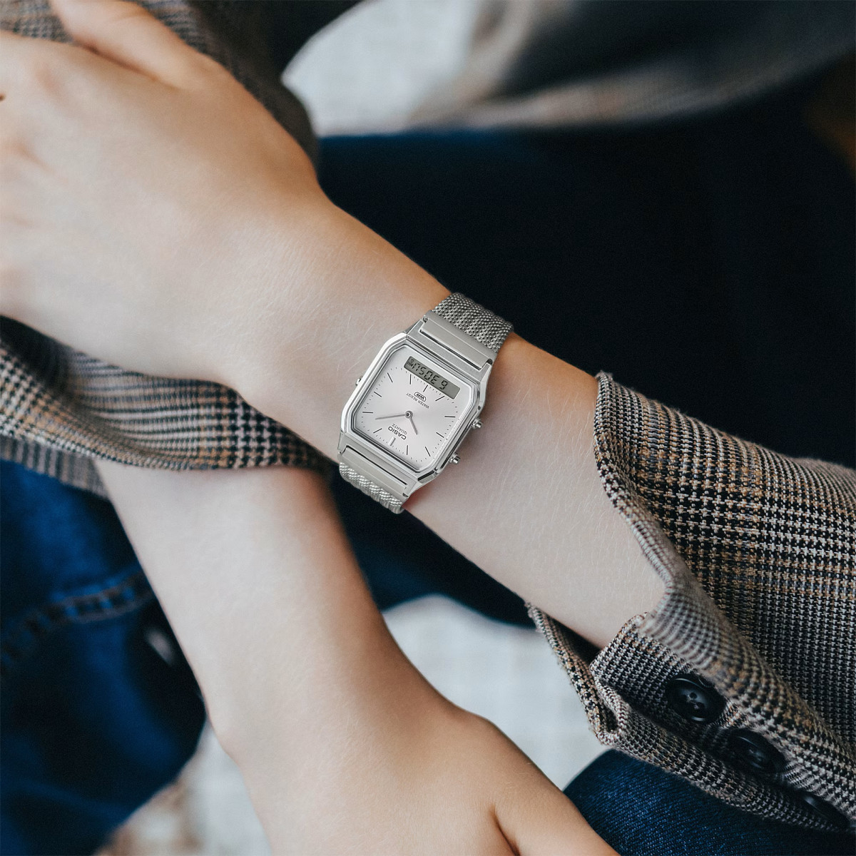 Reloj Casio Edgy Collection Ana-Digi para mujer y hombre esfera gris plata