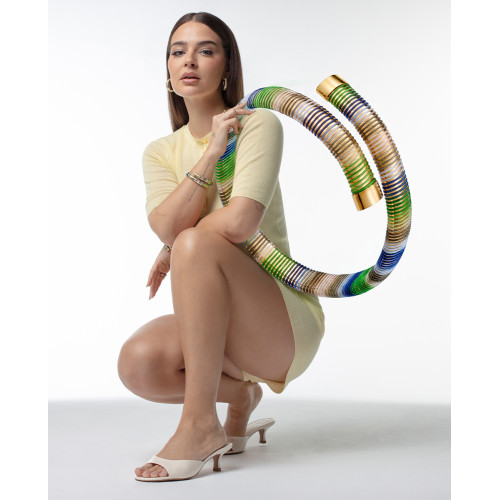 Pulsera Viceroy de acero tubogas flexible abierta con cordón enroscado, colección Laura Escanes