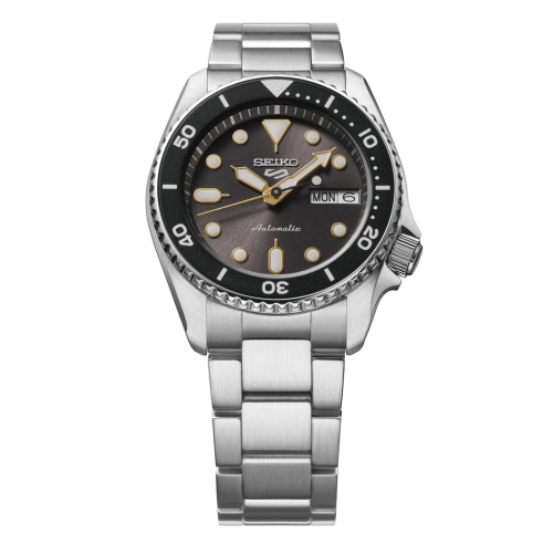 Reloj Seiko 5 Sports SKX Sports Style 38mm esfera y bisel negro