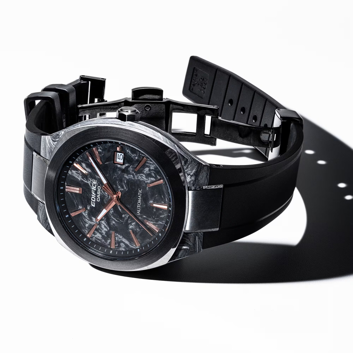 Reloj Casio Edifice Auto caja resina correa caucho