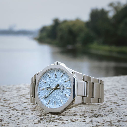 Reloj Casio Edifice para caballero esfera azul con textura