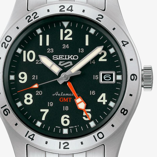 Reloj Seiko 5 Sports Field deportivo GMT esfera negra